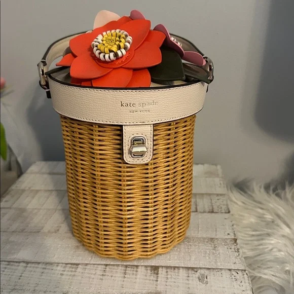 Kate spade wicker flower bouquet bag - Picture 4 of 13